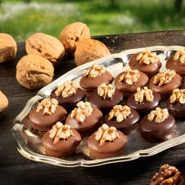 Walnuss-Marzipan-Pralinen